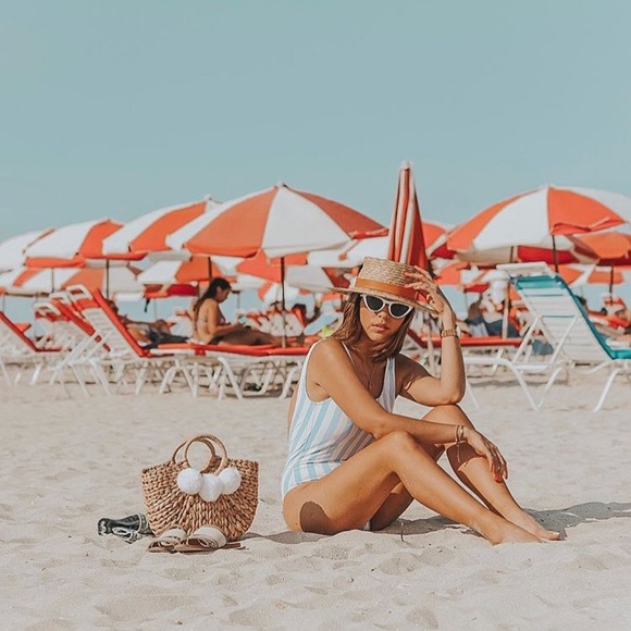 JUST ARRIVED✨Blue Striped One-piece Swimsuit - Picture 4 of 7